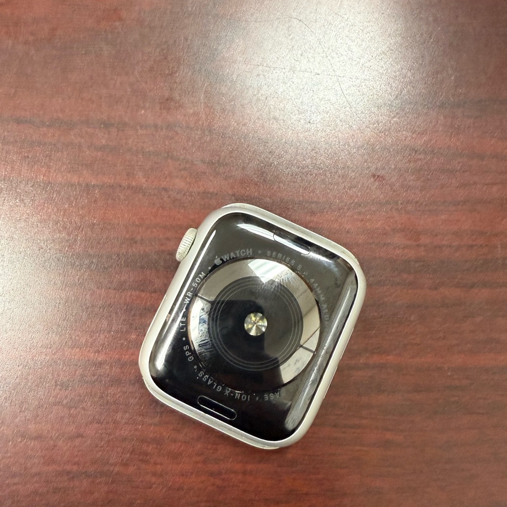 Apple Smartwatch - Silver